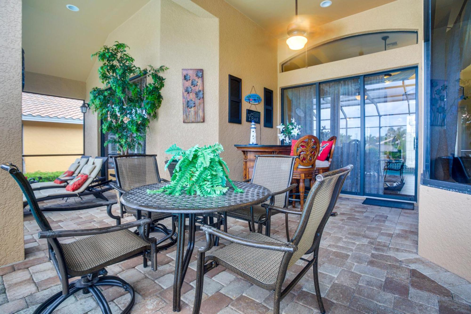 Upscale Marco Island Villa With Outdoor Bar And Pool! Exterior photo